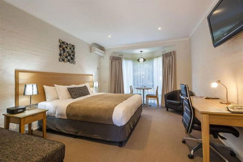 COMFORT INN COACH AND BUSHMANS - Hotel NSW 1