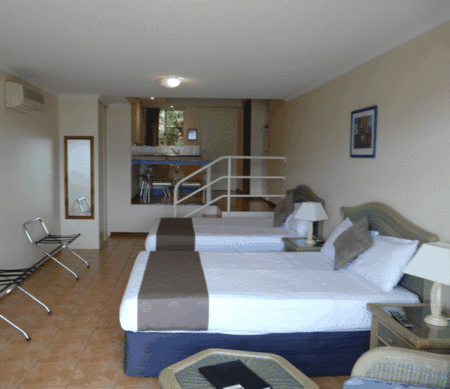 Sunlit Waters Studio Apartments - Hotel NSW 5
