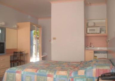 Golden Sands Motor Inn - Hotel NSW 3