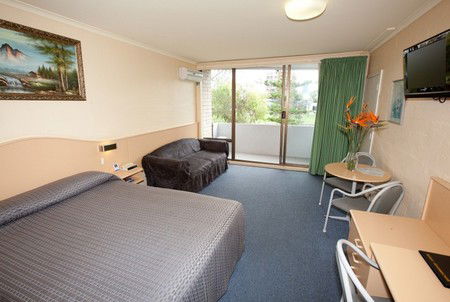 Palm Court Motor Inn - Hotel NSW 1