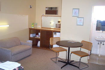 Belvedere Motel - Hotel NSW 4