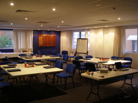 Ruth Fairfax House Accommodation - QCWA - Hotel NSW 4