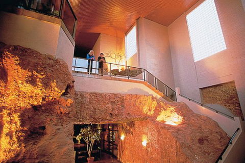 Desert Cave Hotel - Hotel NSW 5