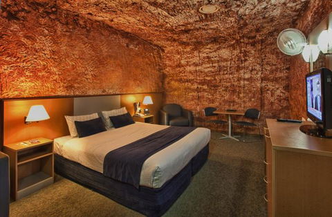 Desert Cave Hotel - Hotel NSW 8