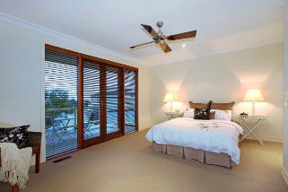 Recharge Rejuvenation Retreat - Hotel NSW 3