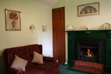 Sarah's Cottage - Hotel NSW 4