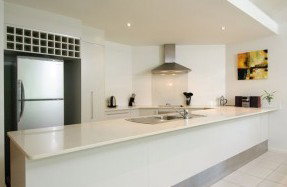 Cairns Beachfront Apartment - Hotel NSW 1