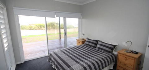 36 Kianga Parade - Hotel NSW 3