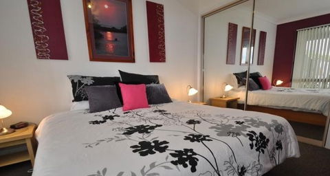 Beachfront Apartments Narooma - Hotel NSW 4