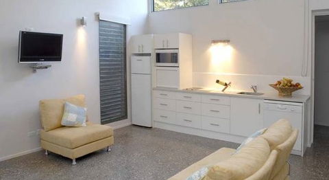 By The Beach B And B Holiday Apartments - Hotel NSW 1