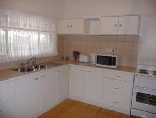 Townhouse Five - Hotel NSW 2