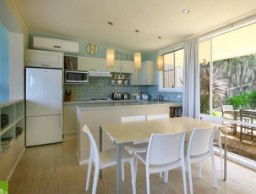 Aqua Bamboo - Hotel NSW 2