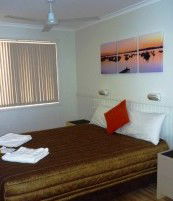 Belmont Pines Lakeside Holiday Park - Hotel NSW 1