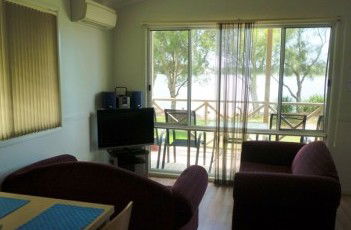 Belmont Pines Lakeside Holiday Park - Hotel NSW 2