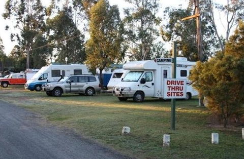 Kahlers Oasis Caravan Park - Hotel NSW 2