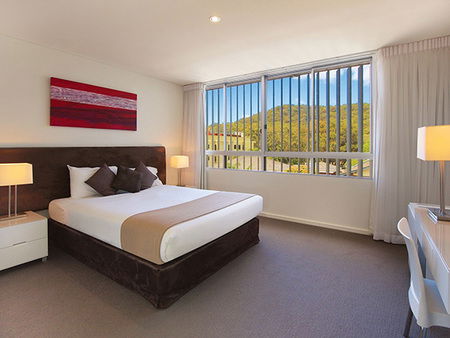 Oaks Lure - Hotel NSW 0