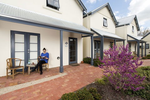 The Haus Studio Apartments - Hotel NSW 1