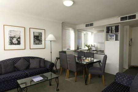 The Manor House - Hotel NSW 2