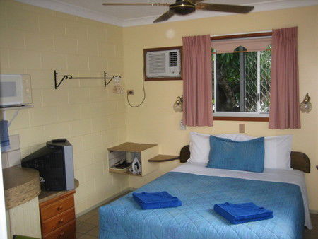 Paradise Court Holiday Units - Hotel NSW 3