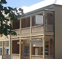 Cobb  Co Court Boutique Hotel - Hotel NSW