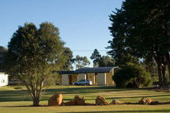 William Macintosh Motor Lodge - Hotel NSW 0
