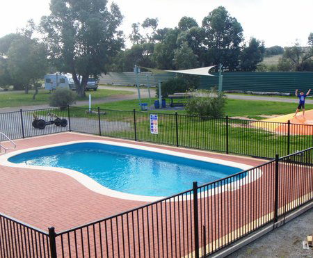 Elliston Caravan Park - Hotel NSW 1