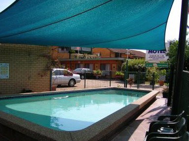 Lake Front Motel - Hotel NSW 3