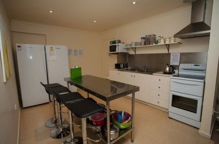 Millies Guesthouse & Serviced Apartments - Hotel NSW 3