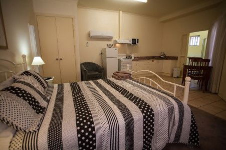 Millies Guesthouse & Serviced Apartments - Hotel NSW 5