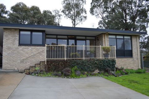 Burns View Bendigo Accommodation - Hotel NSW 1