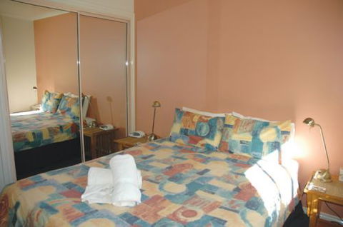 Captain's Quarters - Hotel NSW 4