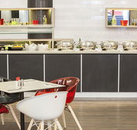 ibis Melbourne Hotel and Apartments