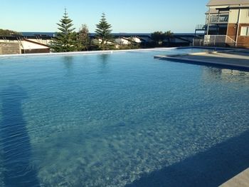 Caves Beachside Hotel - Hotel NSW 0