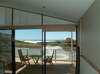 Caves Beachside Hotel - Hotel NSW 1