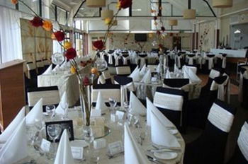Caves Beachside Hotel - Hotel NSW 3