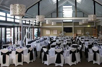 Caves Beachside Hotel - Hotel NSW 4