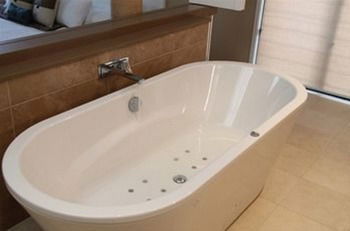 Caves Beachside Hotel - Hotel NSW 8