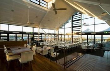Caves Beachside Hotel - Hotel NSW 12