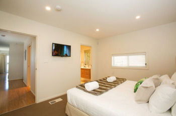 Caves Beachside Hotel - Hotel NSW 18
