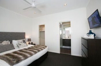 Caves Beachside Hotel - Hotel NSW 19