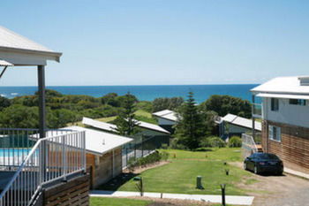 Caves Beachside Hotel - Hotel NSW 30