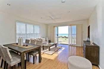 Caves Beachside Hotel - Hotel NSW 43