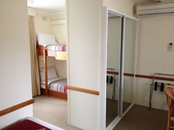 The 3 Explorers Motel - Hotel NSW 9