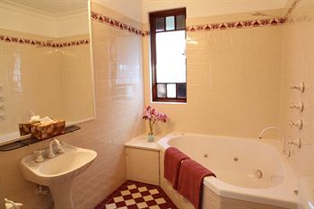 The 3 Explorers Motel - Hotel NSW 1
