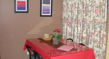 Crimson Villa - Hotel NSW 26