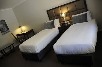 Riverside Oaks Golf Resort - Hotel NSW 22