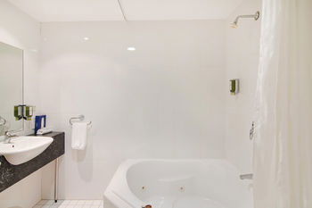 Quality Suites Boulevard On Beaumont - Hotel NSW 21