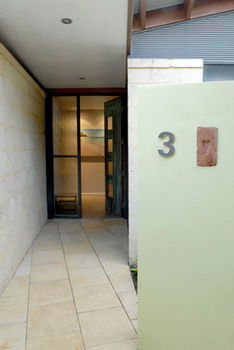 By The Beach B&B And Apartments - Hotel NSW 7