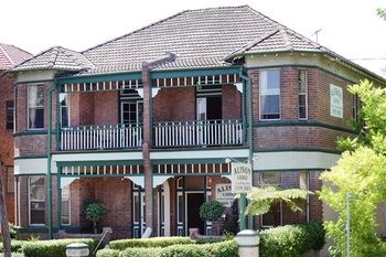 Alison Lodge - Hotel NSW 2