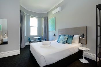 Alison Lodge - Hotel NSW 21